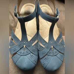 Earth Origins Sandals blue 7.5